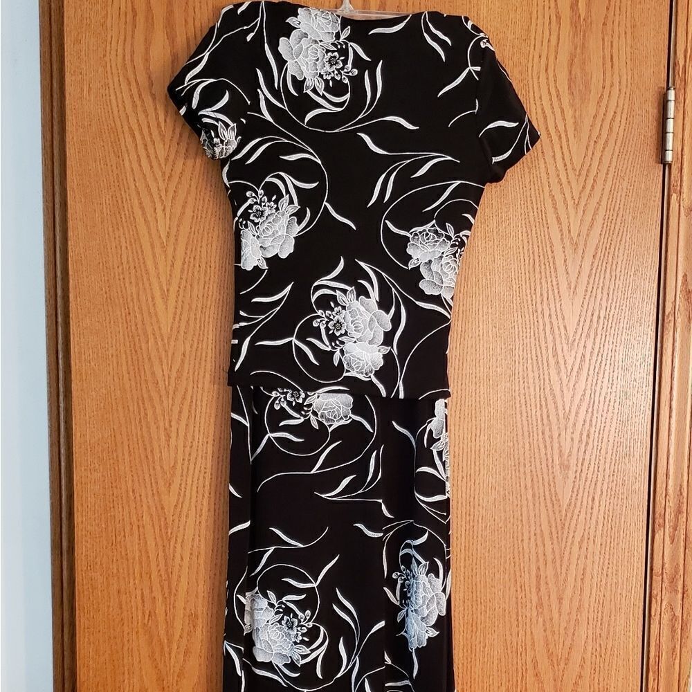 Stunning 2 Pc. Floor Length Floral Skirt and Top - Ladies Sz M - Picture 2 of 8